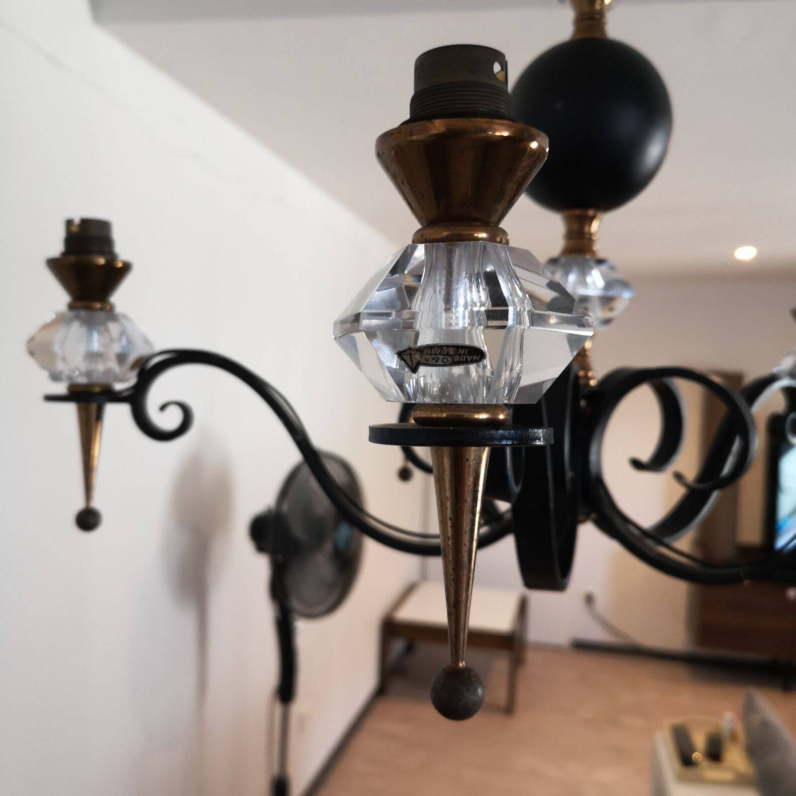 Lustre moderniste en fer forgé, laiton et cristal de Sèvres, 1950