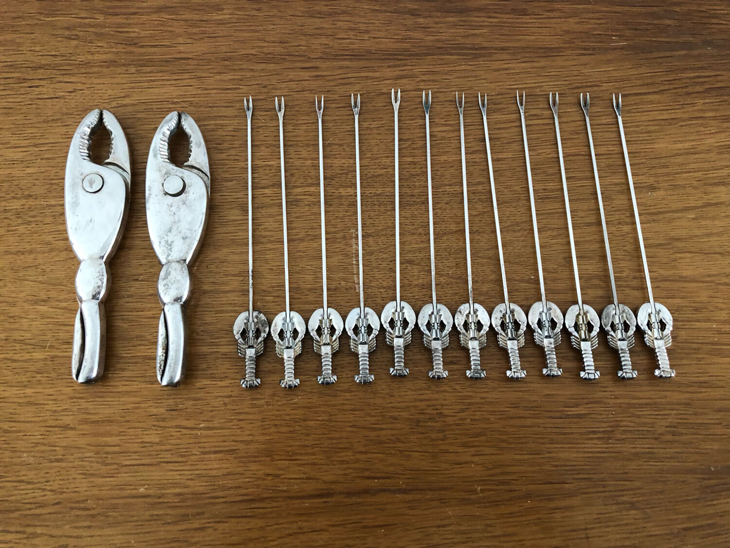 Vintage silver metal shellfish (lobster / crab) set