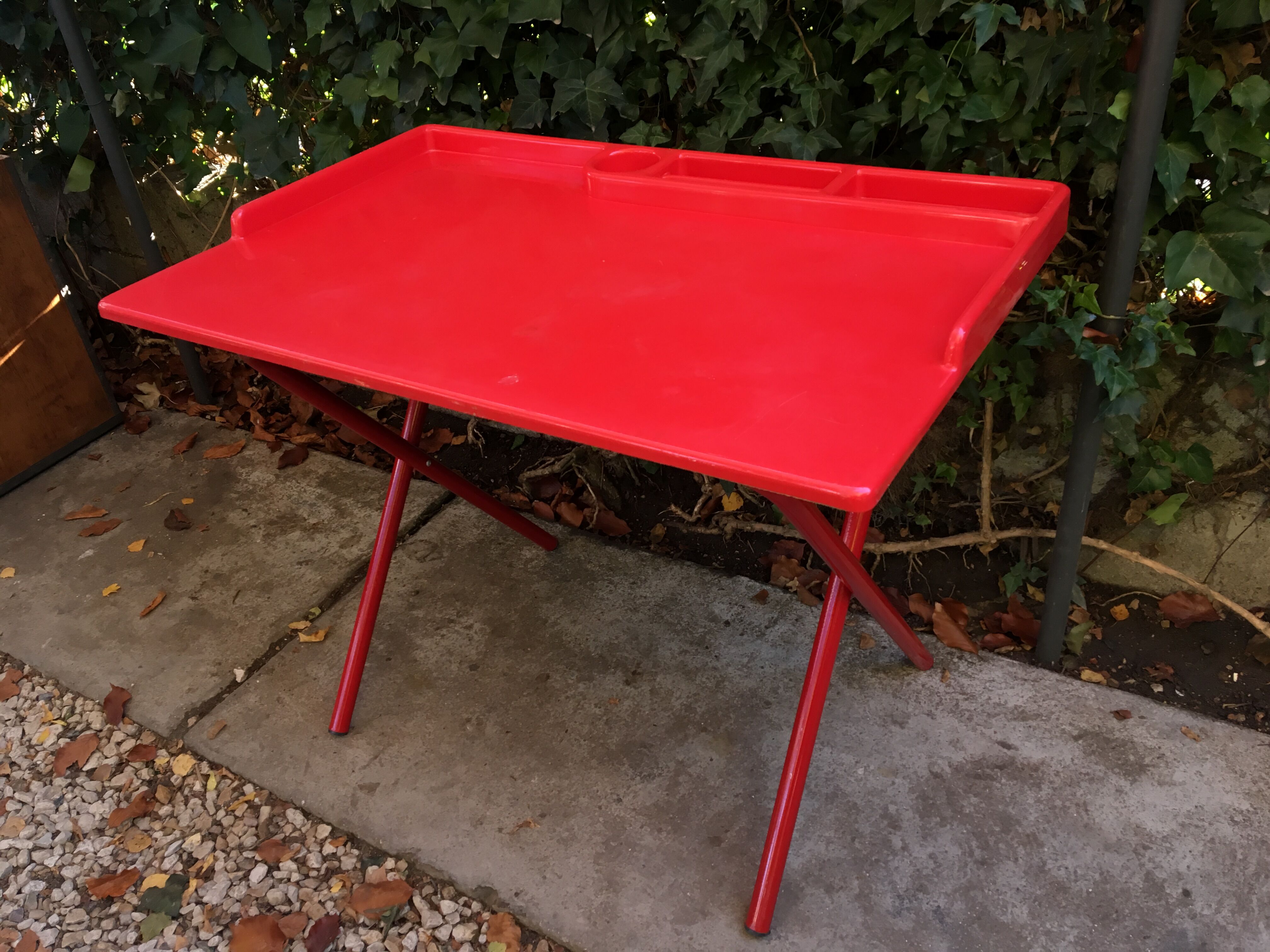 Red lacquered desk 70s