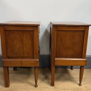 Paire de chevets à forme cubique
