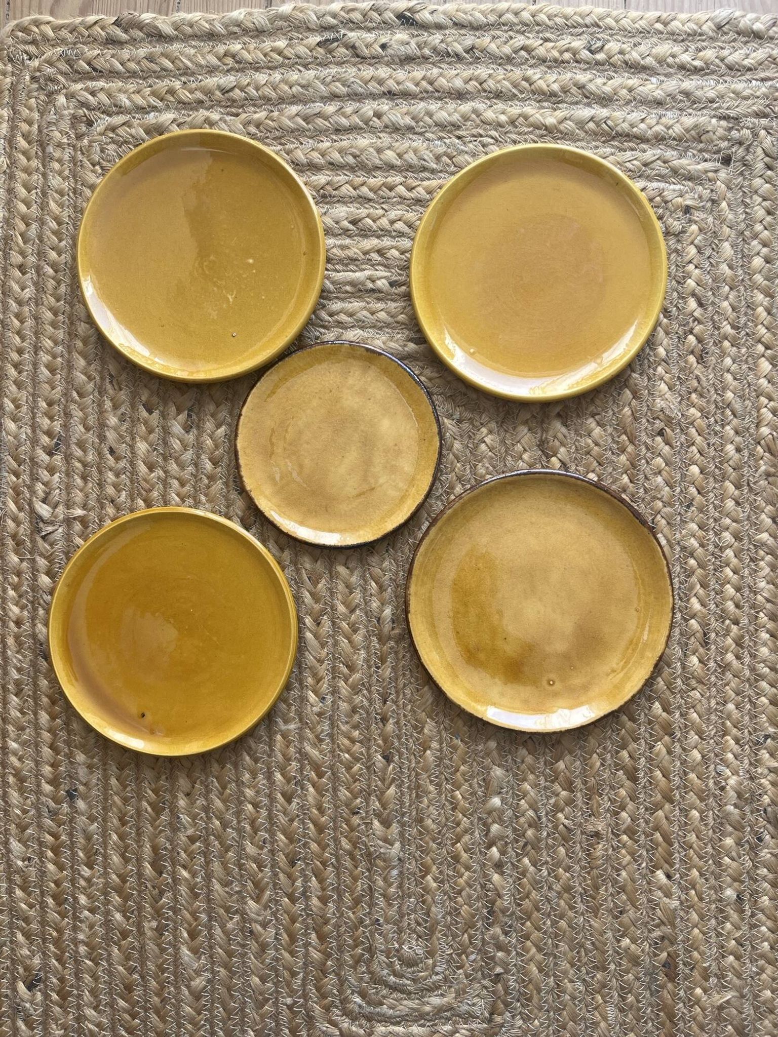 5 assiettes en céramique années 60, style Biot
