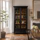 Armoire parisienne noire vitrée rénovée
