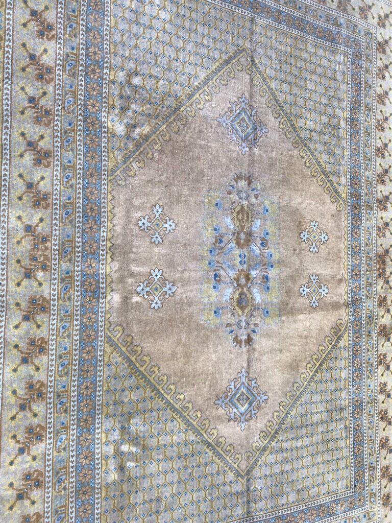 Former Moroccan carpet done flap hand wool 173 x 245 cm