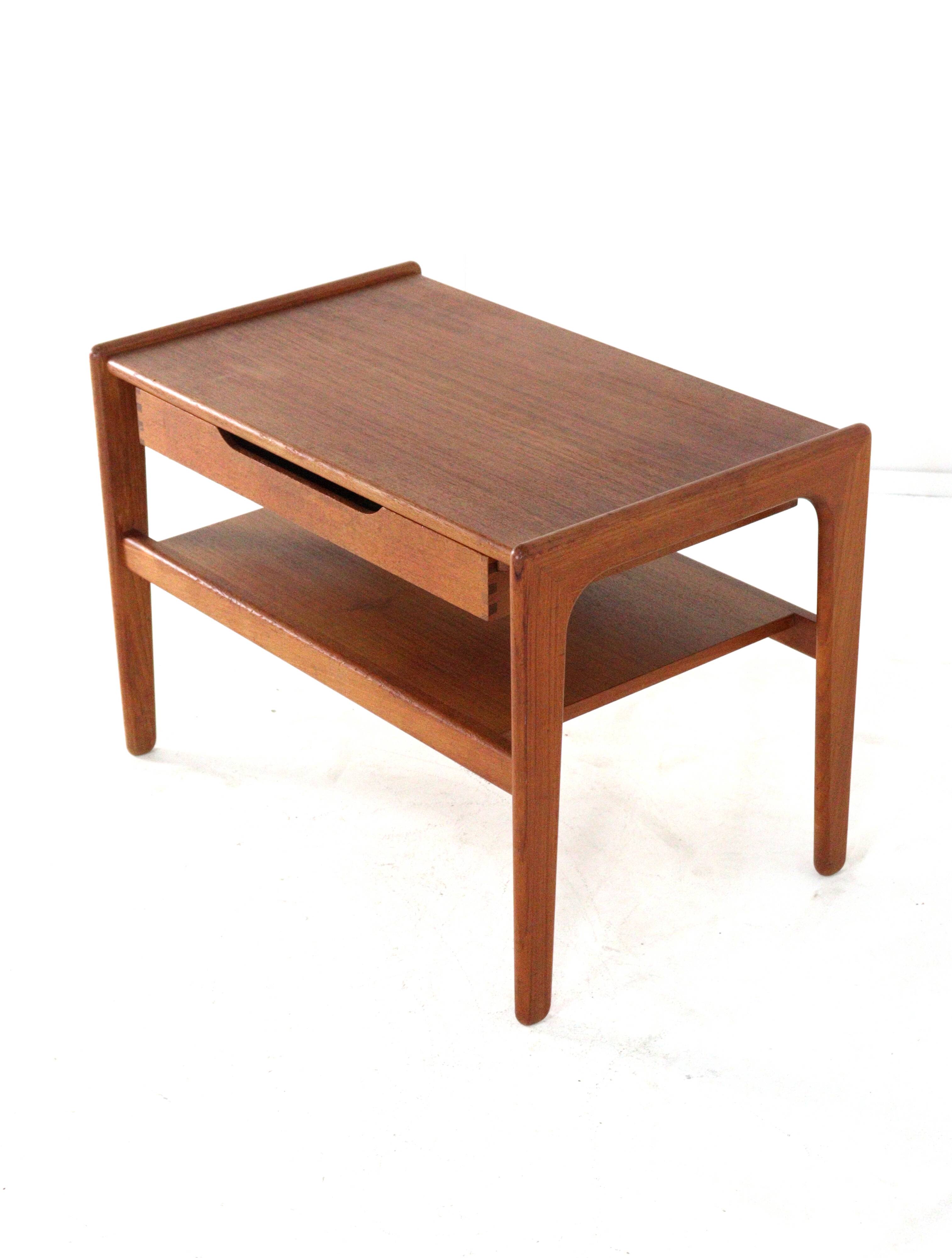 Table de chevet / table d'appoint Salin Nijborg - design danois mid-century moderne