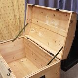Old curved travel trunk, in pine, stripped 98x60x65