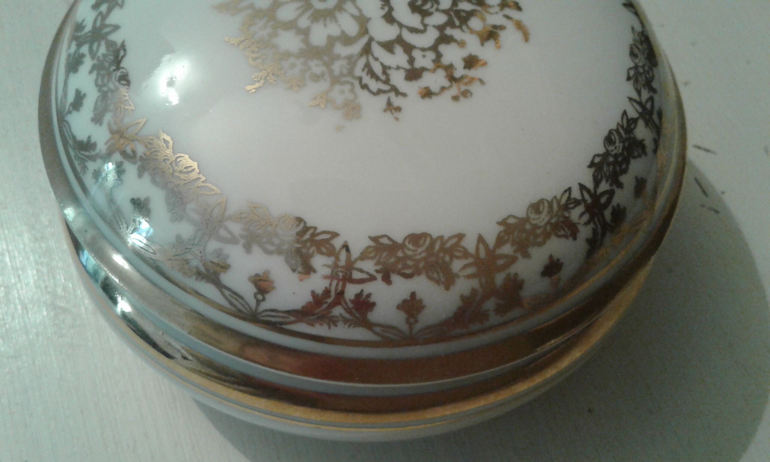 Limoges porcelain candy. golden decors
