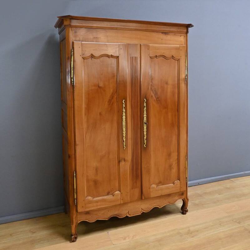 Cherrywood armoire, Louis XV style – Mid-19th century