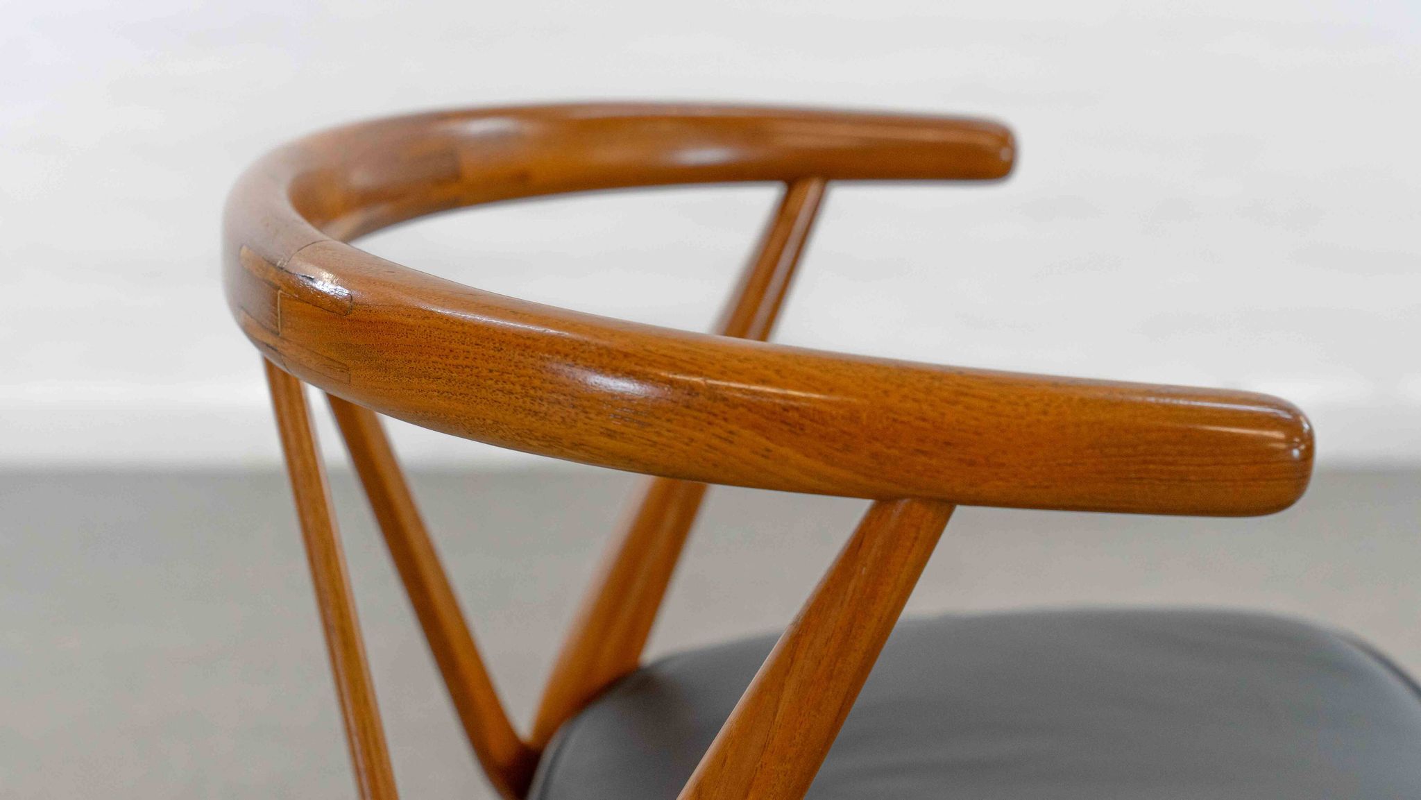 Fauteuil modèle 255 de Henning Kjaernulf pour Bruno Hansen