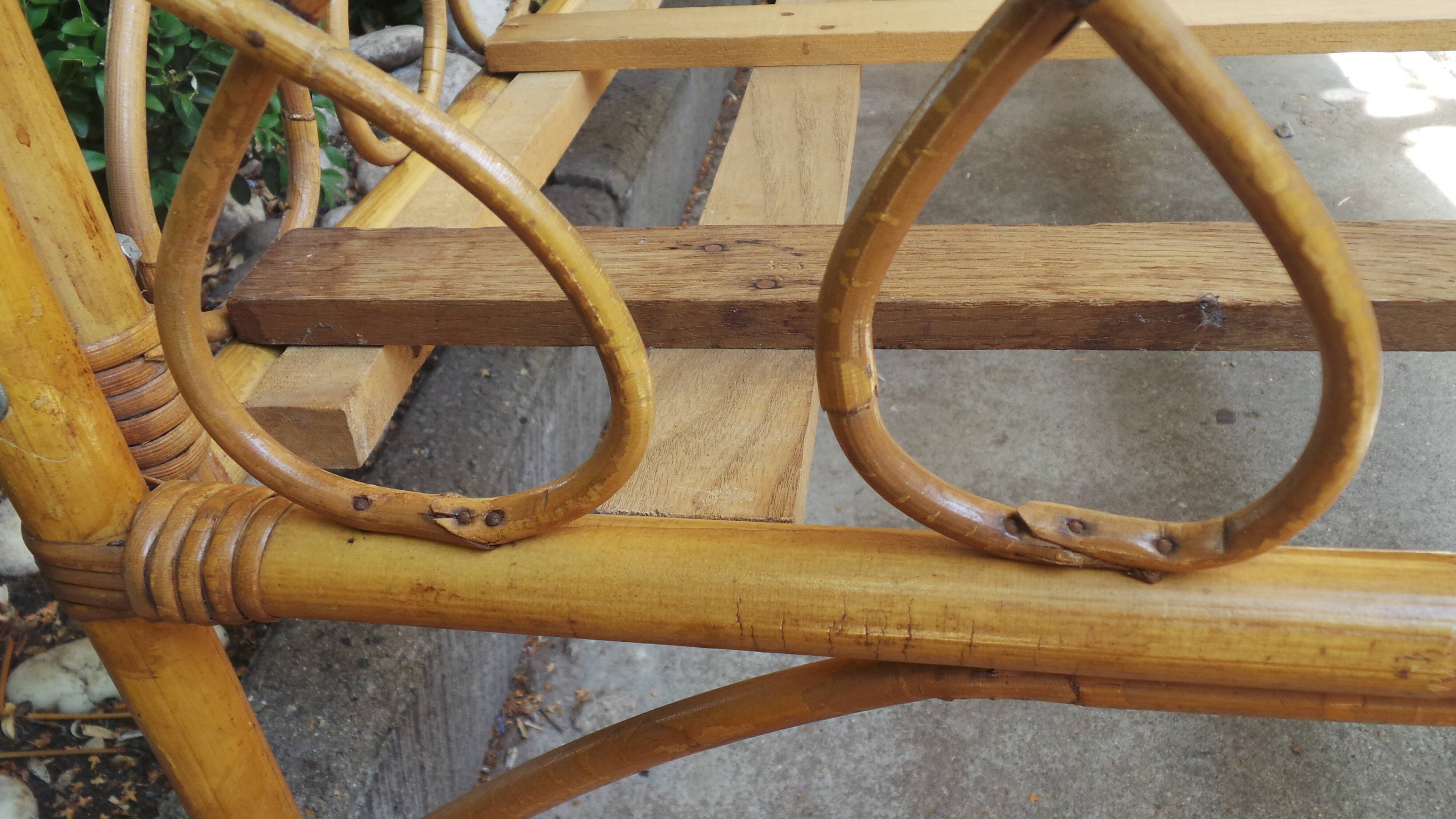 Lit de bébé en rotin années 50