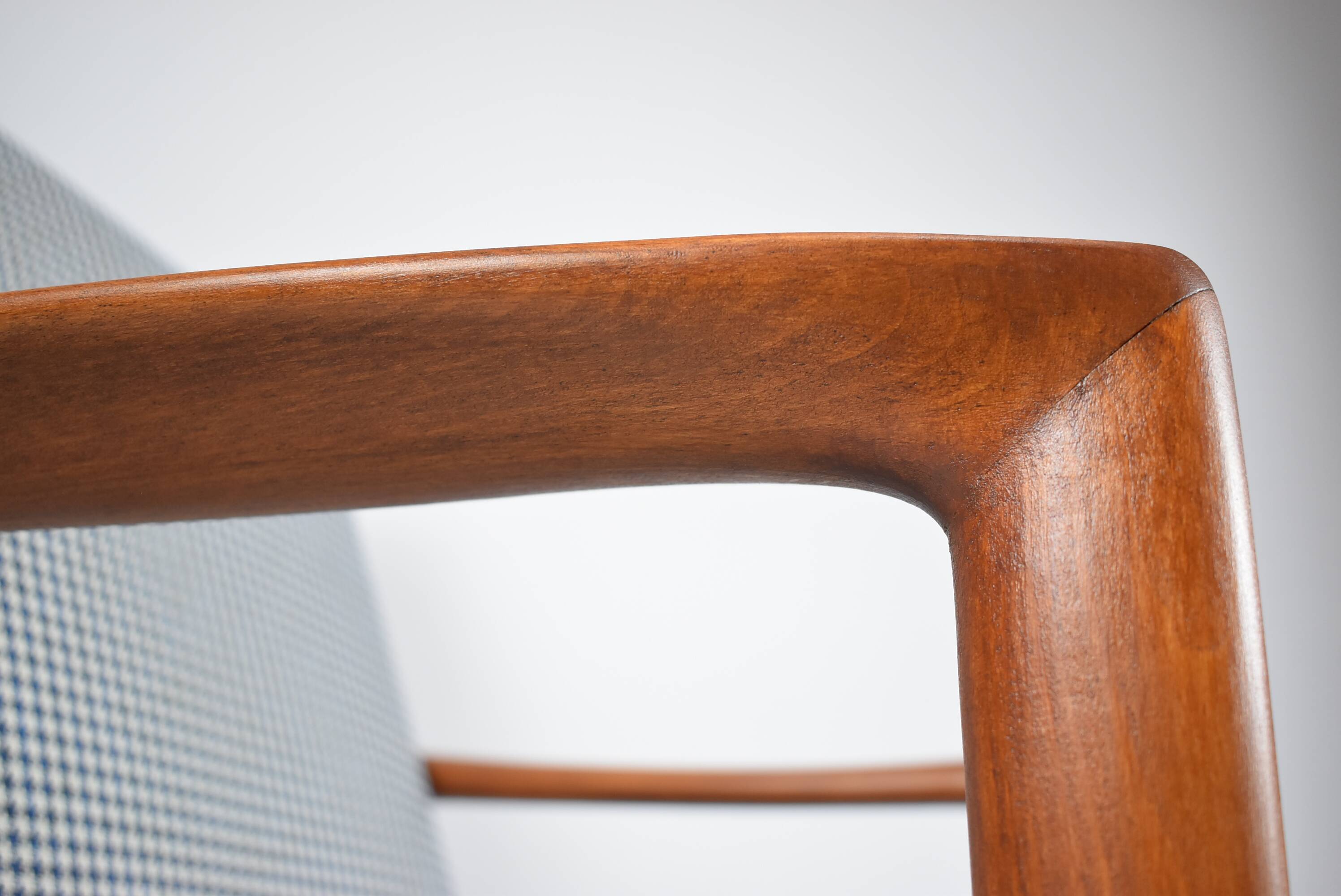 Fauteuil scandinave original Stefan, entièrement restauré, icône des années 1960, pied de poule