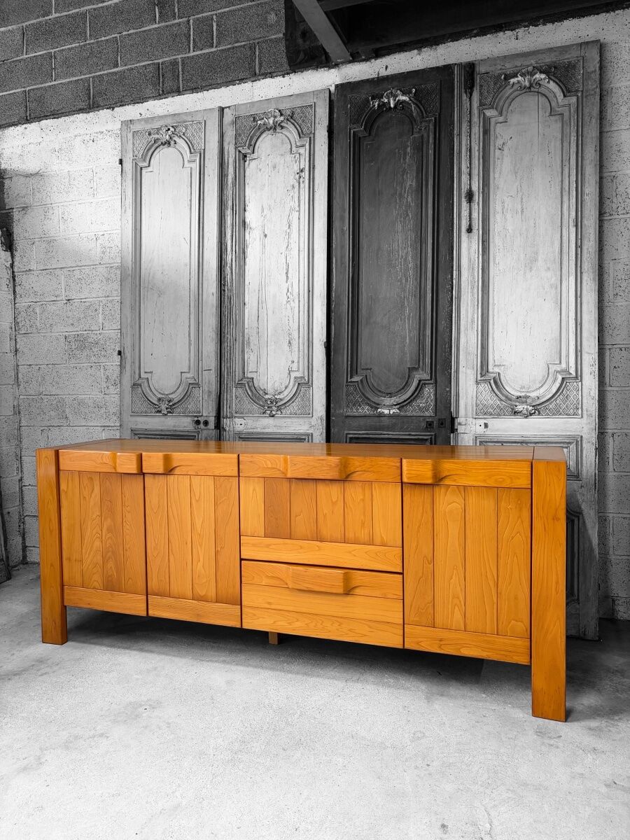 Enfilade en orme massif circa 1970-80 attribuée à Maison REGAIN