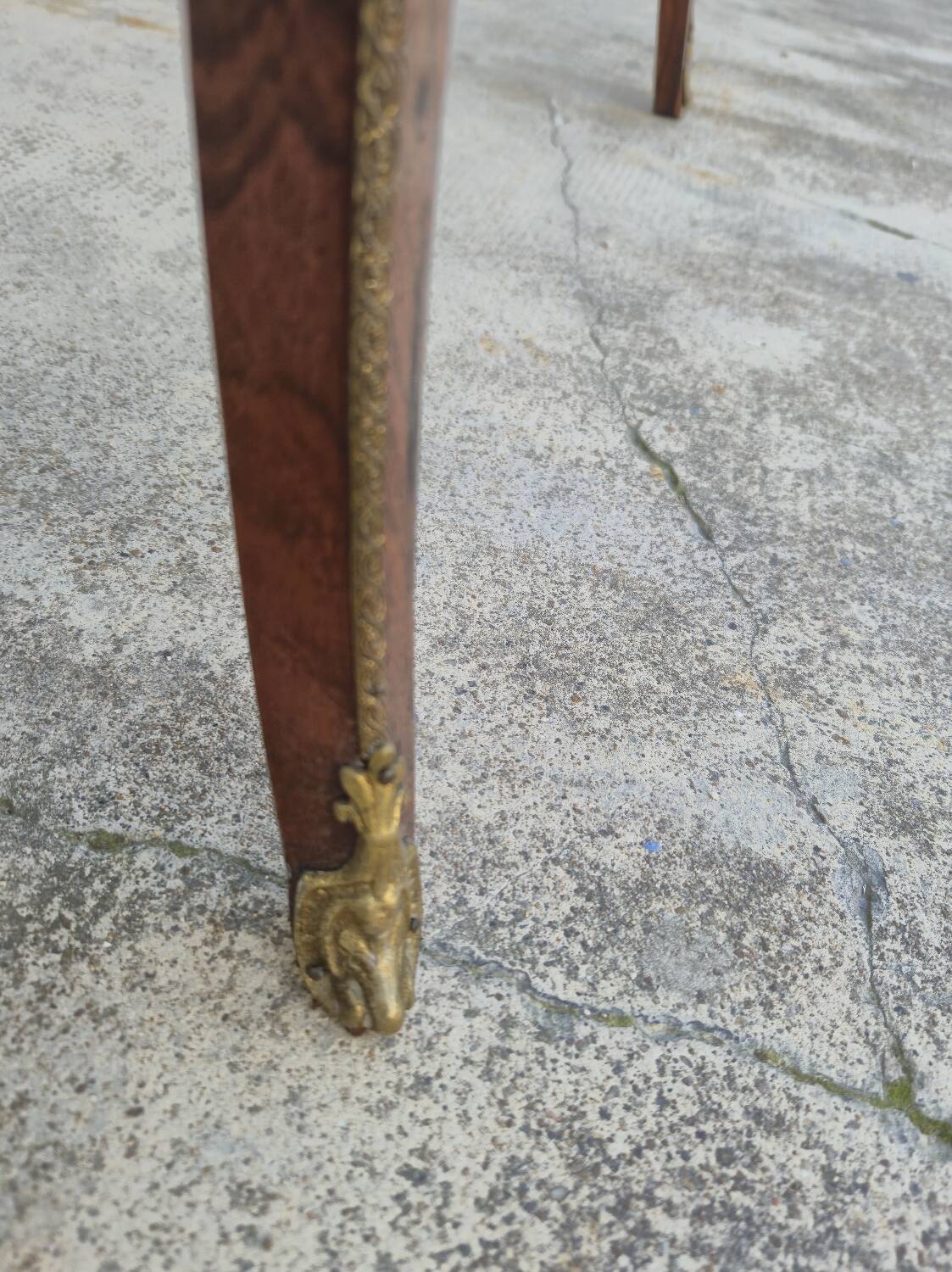 Louis XV style lady's desk in marquetry and bronze