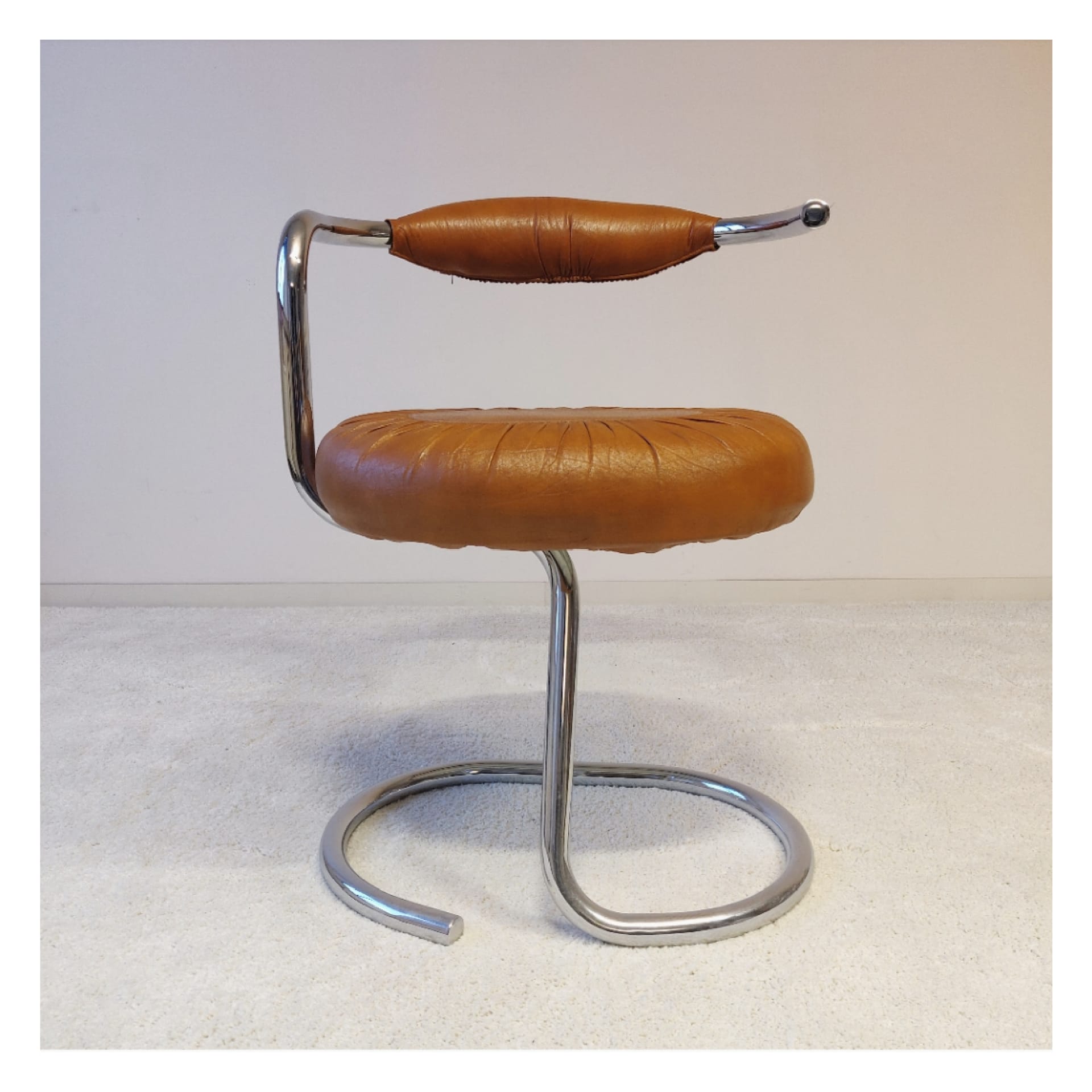 Set of 5 Cobra chairs by Giotto Stoppino