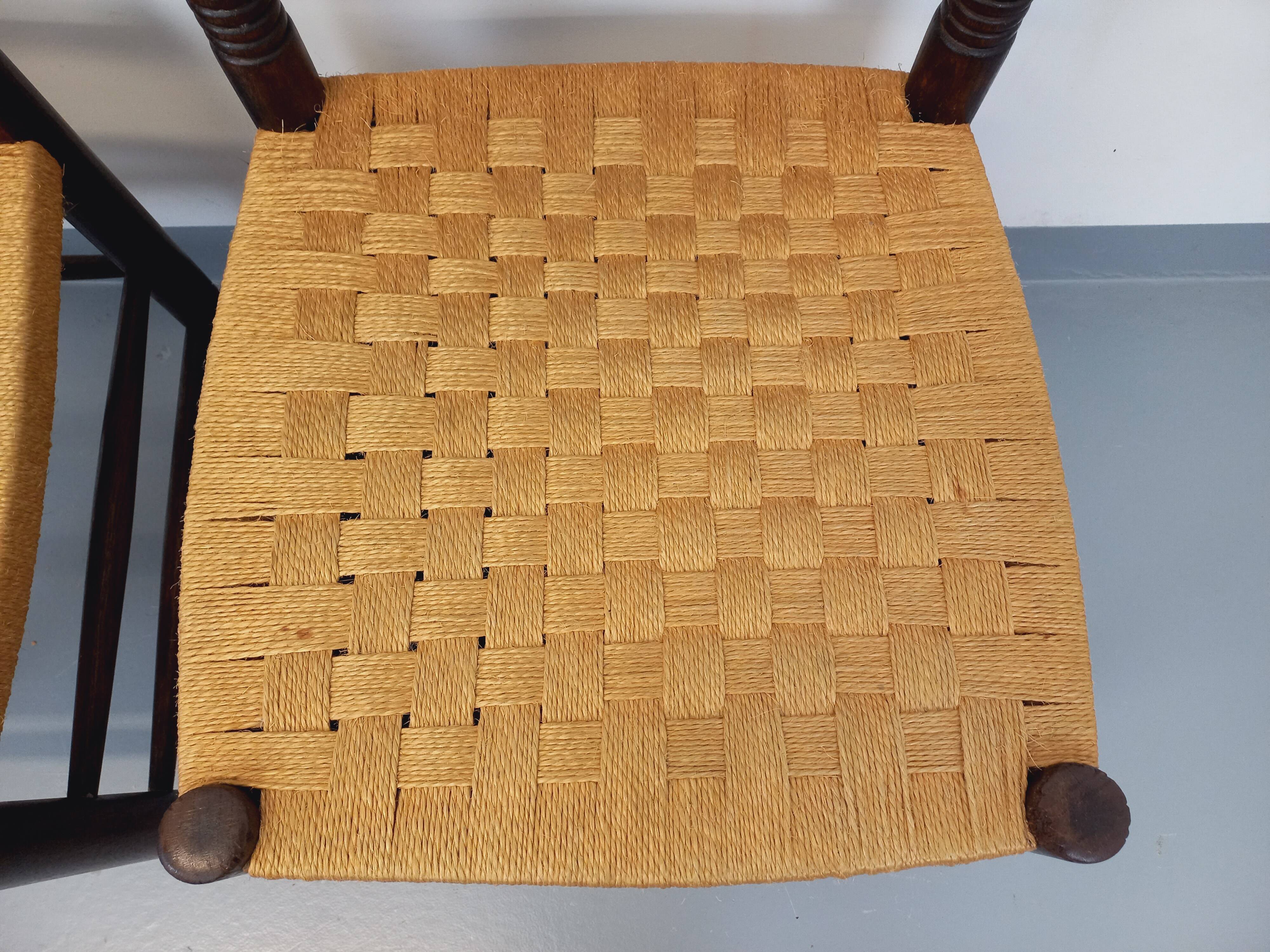 Pair of vintage Arts & Crafts chairs in the style of Antonio Calligaris in oak wood and rope from the 1970s.