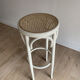 Lot de deux tabourets bistrot vintage canné blanc