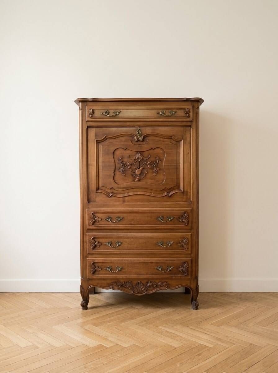Secrétaire ancien en bois massif sculpté