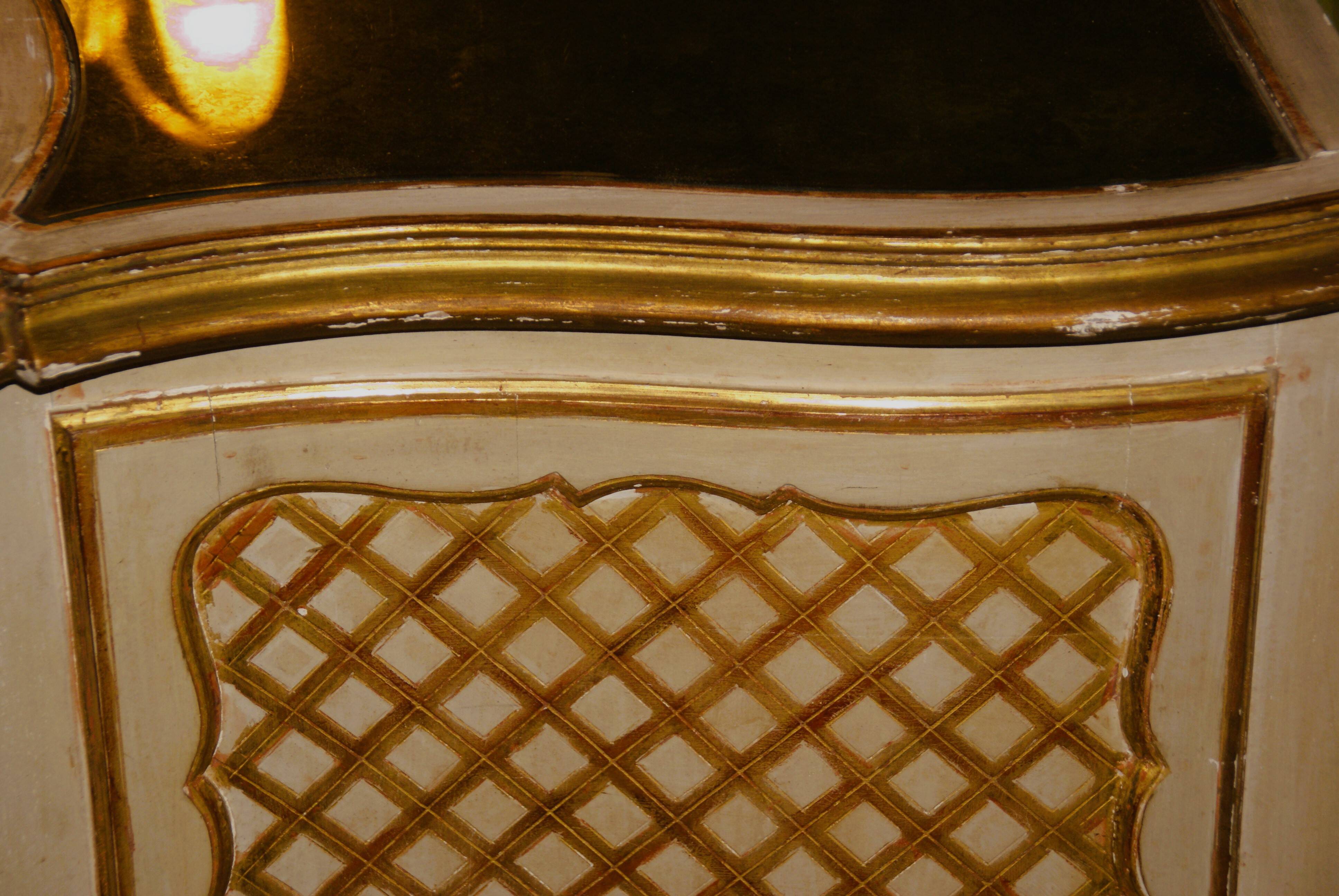Commode 1900 galbée de style Louis xv