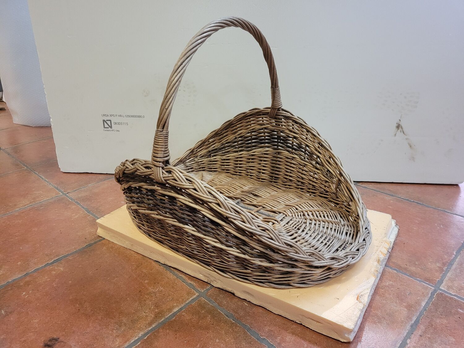 Wicker log basket