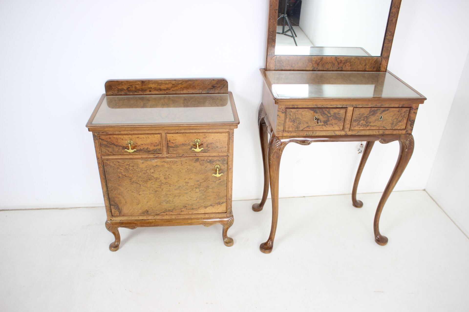 Vanité de maquillage antique avec cabinet, Tchécoslovaquie, 1920