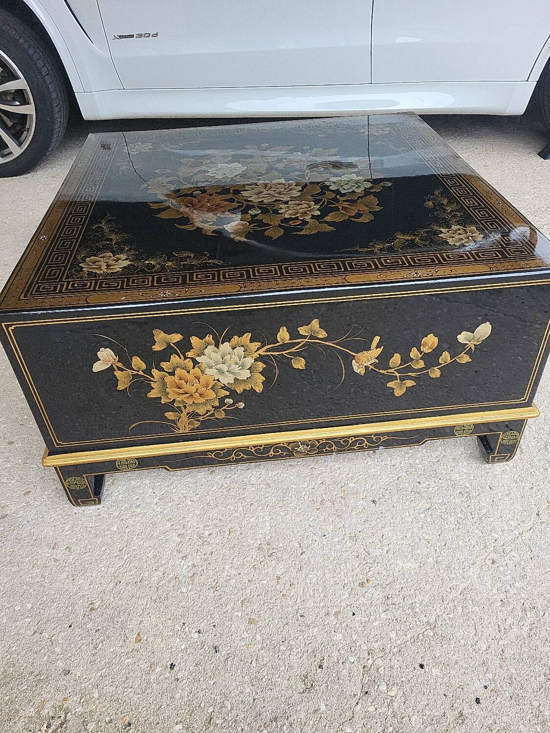 Chinese coffee table with 4 drawers