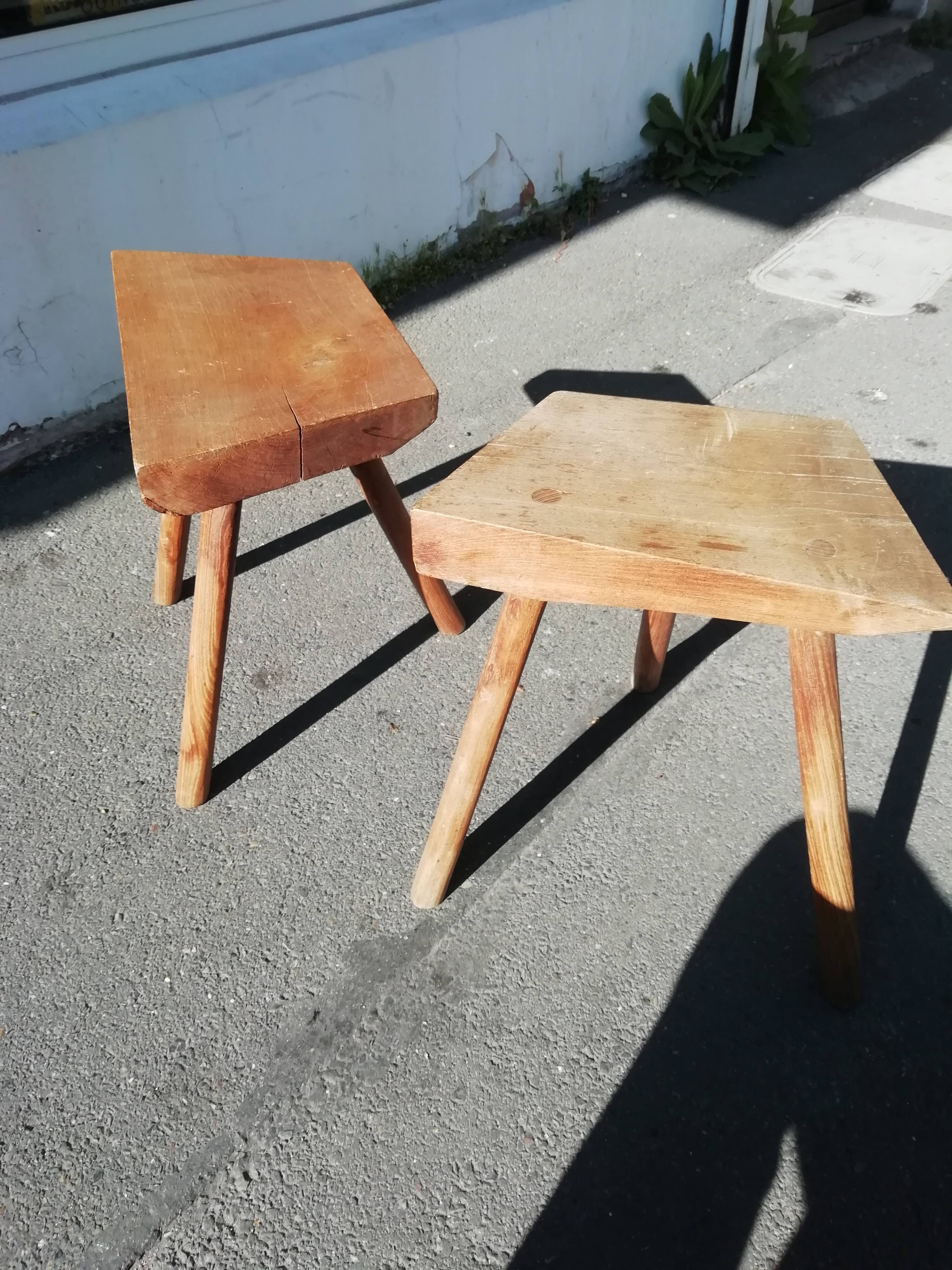 Pair of stools "to milk"