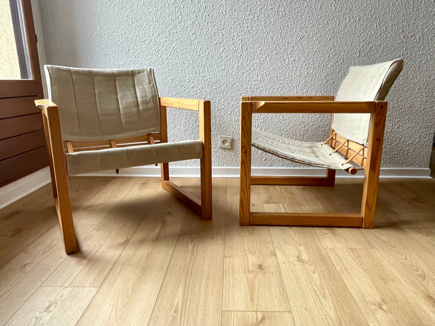Iconic set of 2 safari armchairs by karin mobring and their coffee table – vintage ikea design in solid pine, vintage