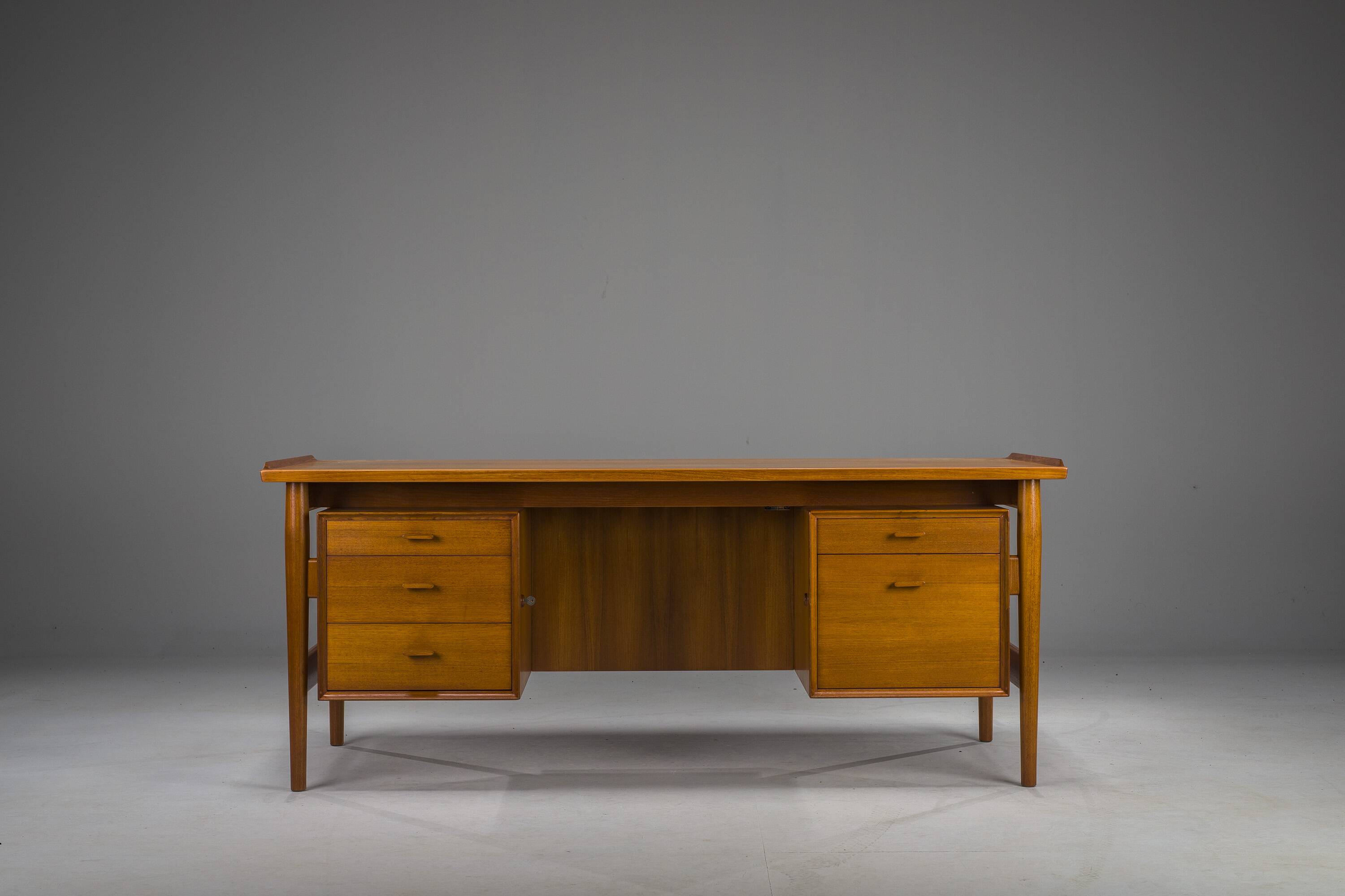 Model 207 Desk in Teak by Arne Vodder for Sibast, 1960s