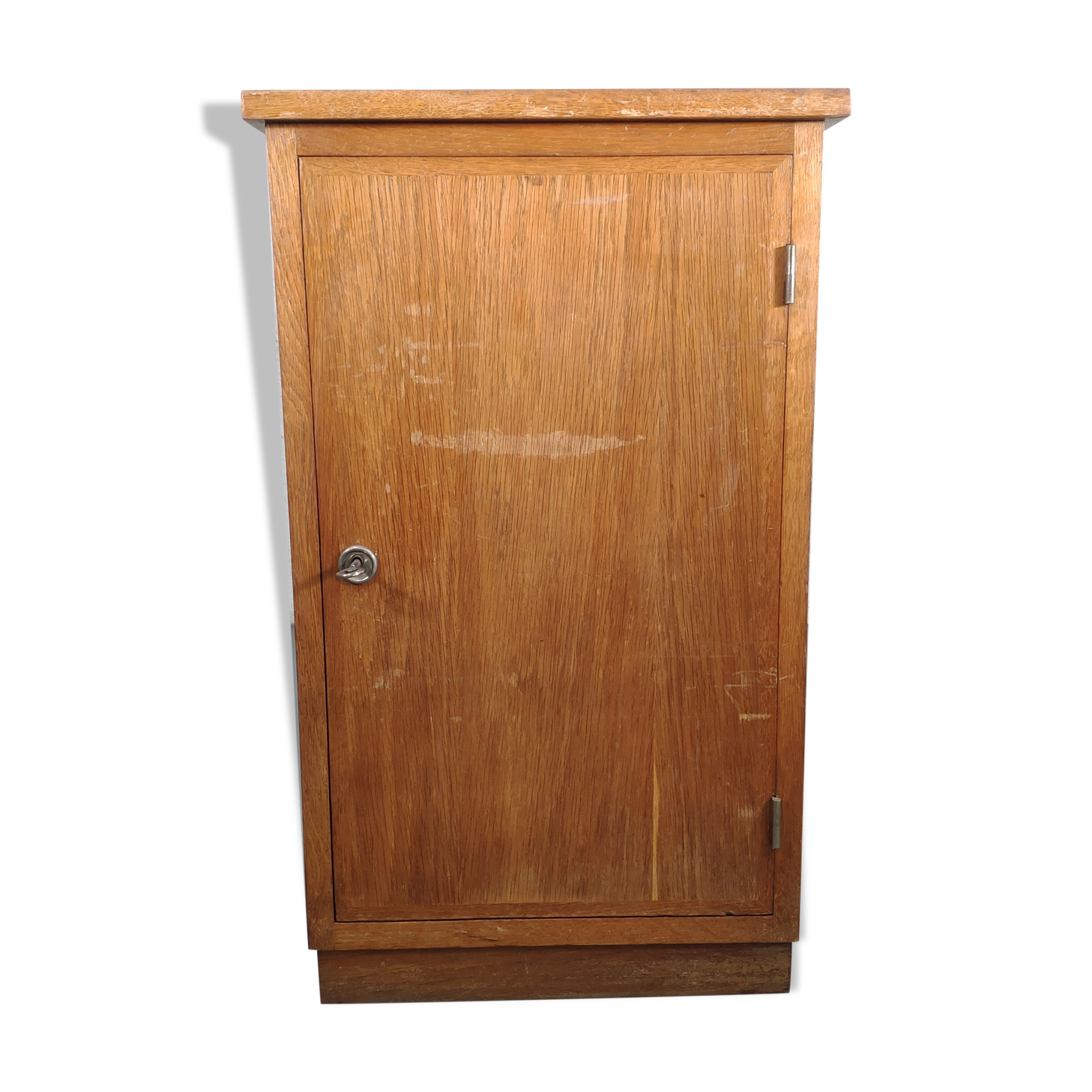 Old cabinet binder a door