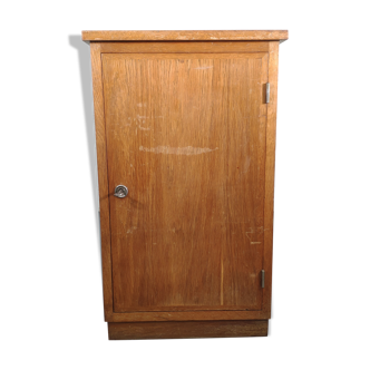 Old cabinet binder a door
