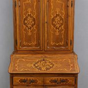 Louis XV style curved cabinet in marquetry.