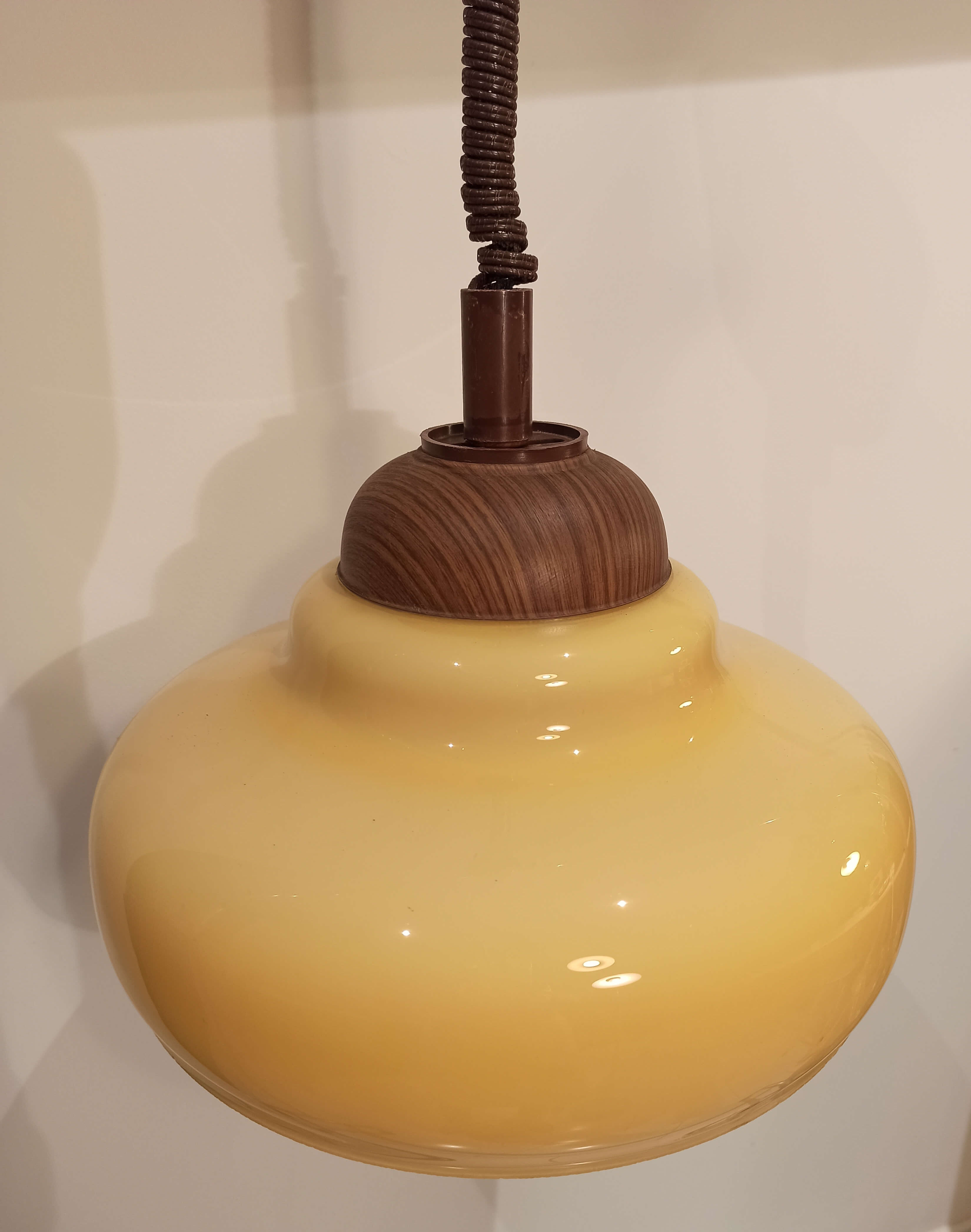 Vintage pendant light in mustard yellow glass 1960s goes up and down