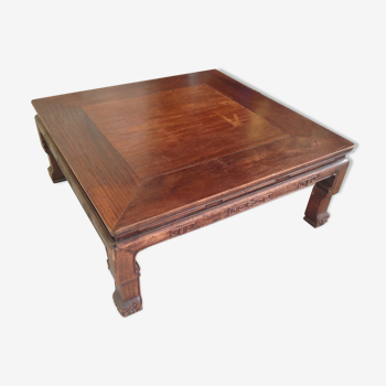 Table basse "Kang" en bois de rose jaune dit de Birmanie (huanghuali)