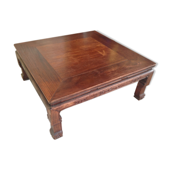 Table basse "Kang" en bois de rose jaune dit de Birmanie (huanghuali)