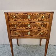 Louis XVI period chest of drawers in marquetry