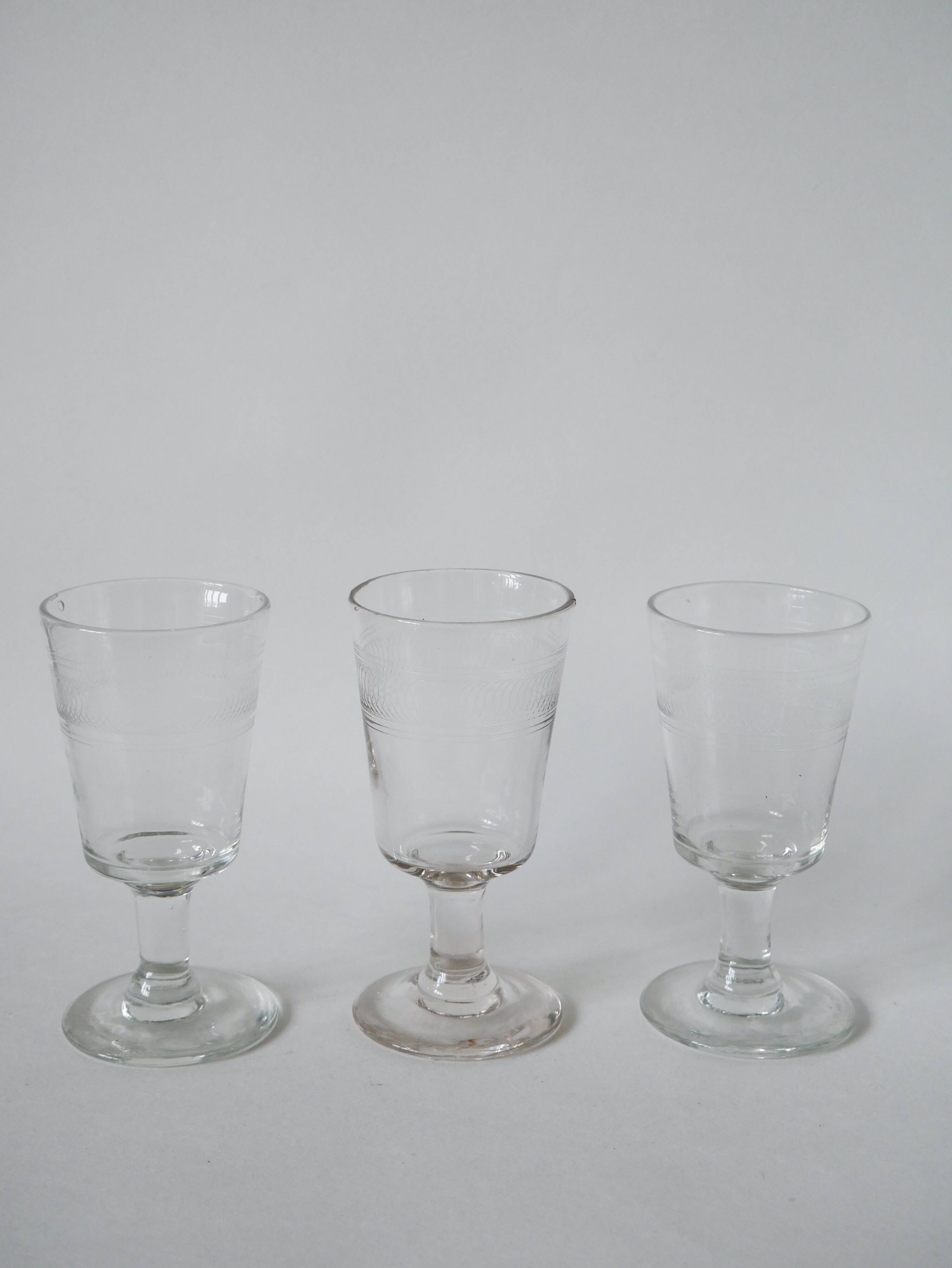 Lot de 6 verres à vin dépareillés XIXème