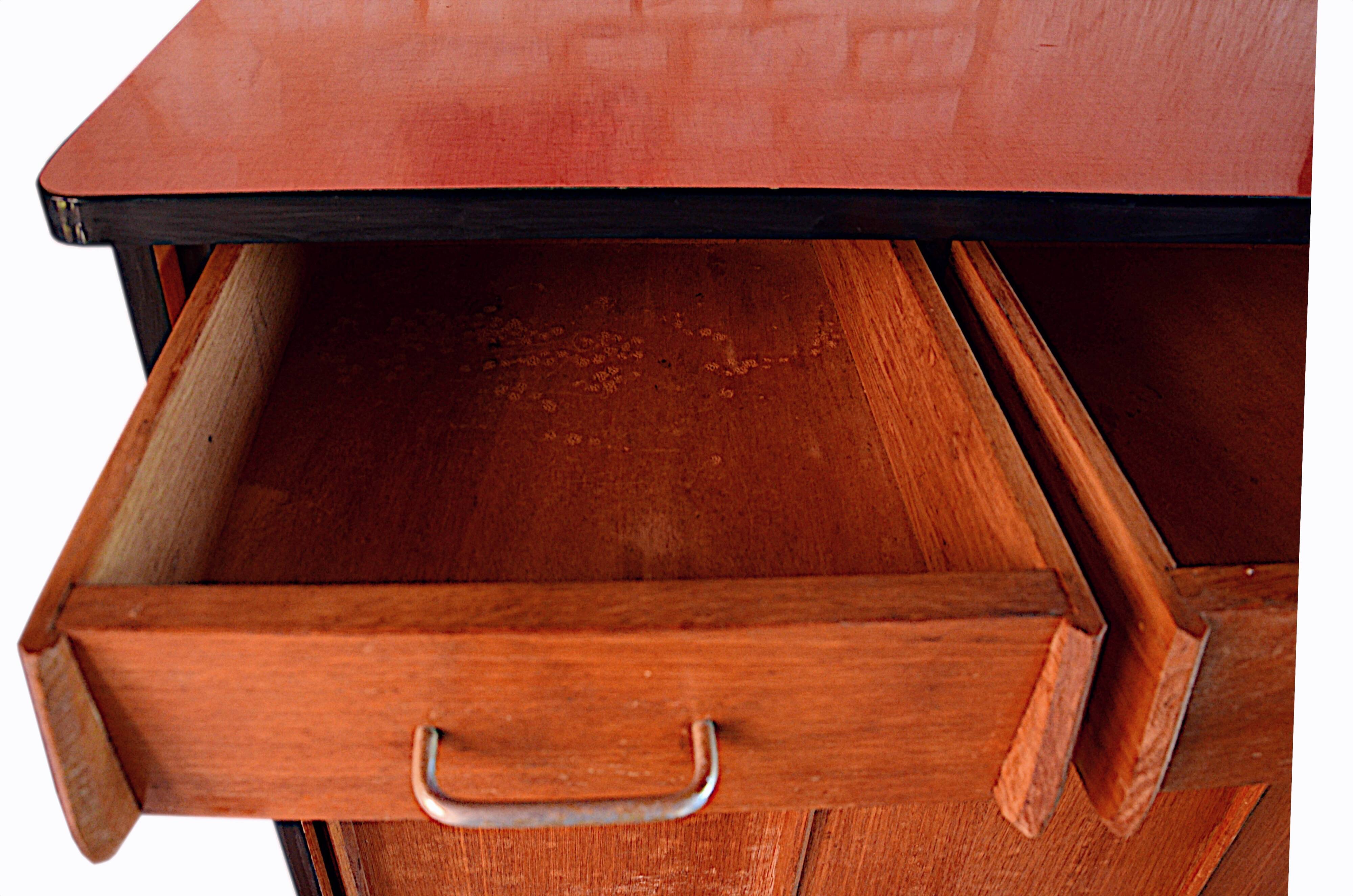 Wooden enfilade with fuchsia pink and black formica, 1950s, 130x50x100cm