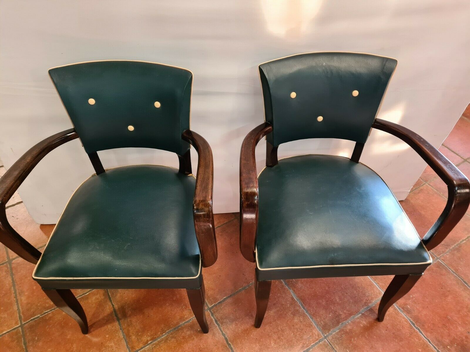 Bridge chairs in skai