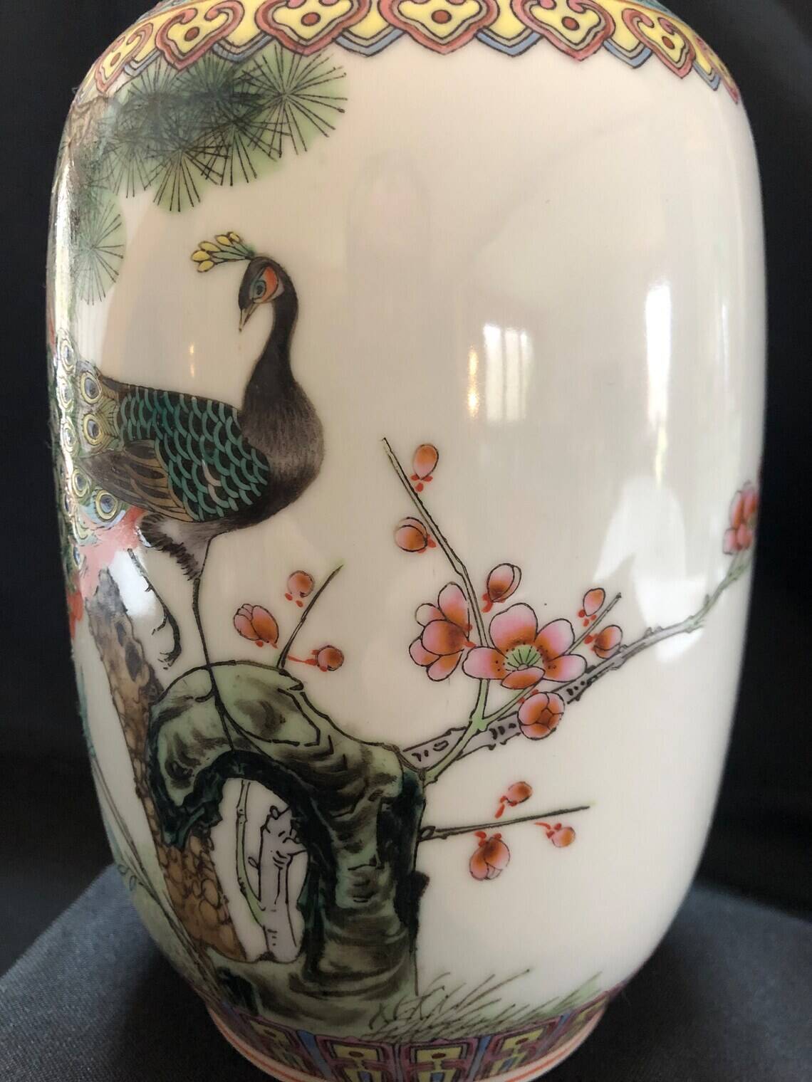 Chinese famille rose porcelain vase hand painted work 1970s