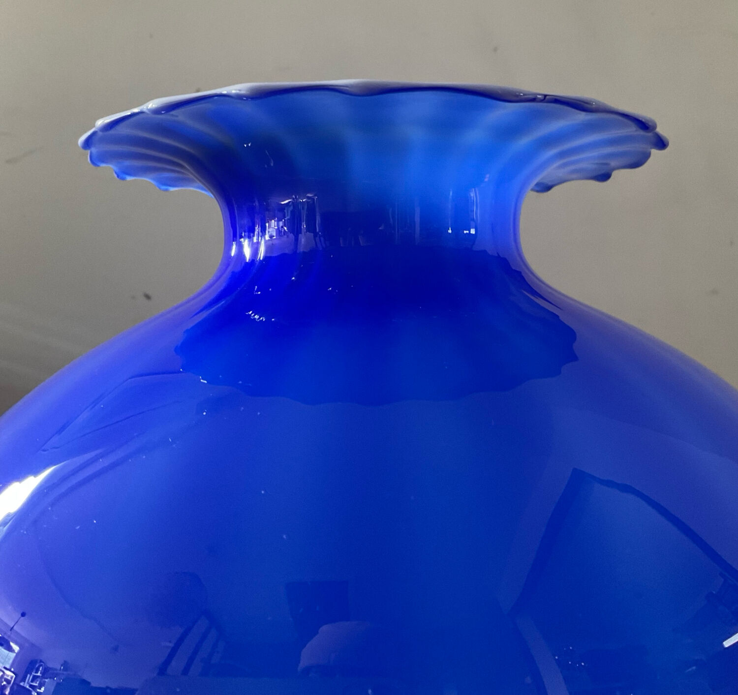 Large Murano glass spherical vase in two-tone glass paste