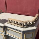 Confectioner's counter