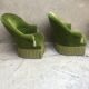 Paire de fauteuils crapaud vert
