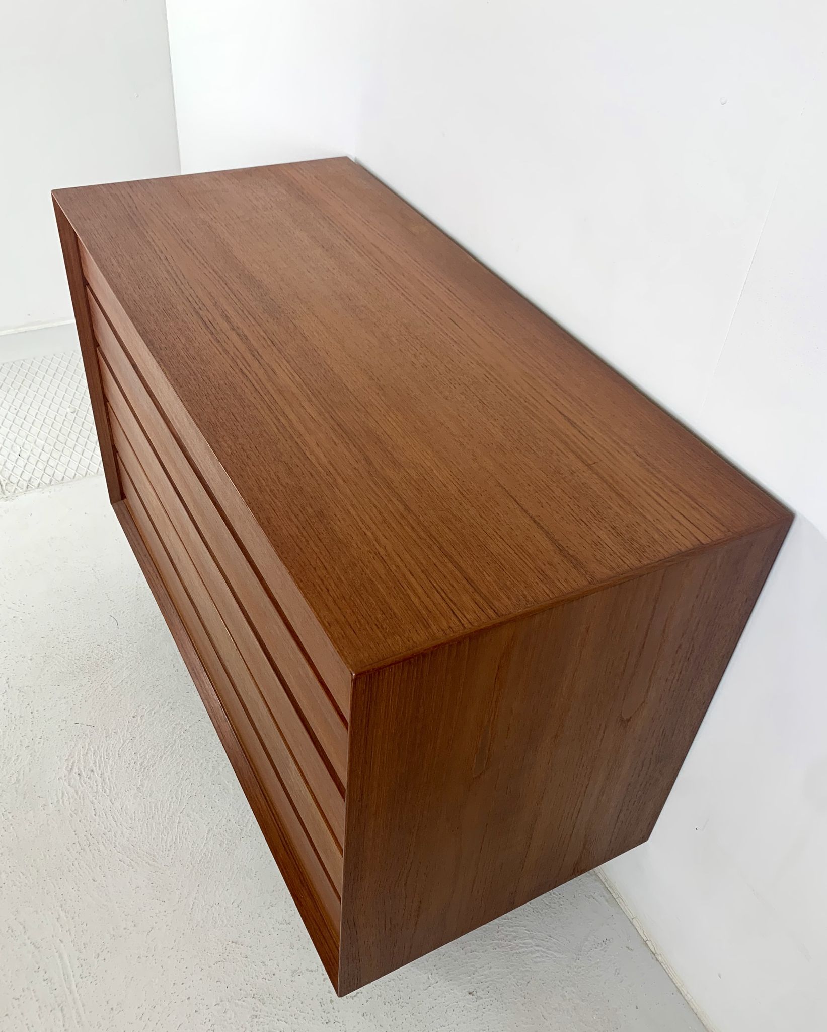 Commode danoise années 1960