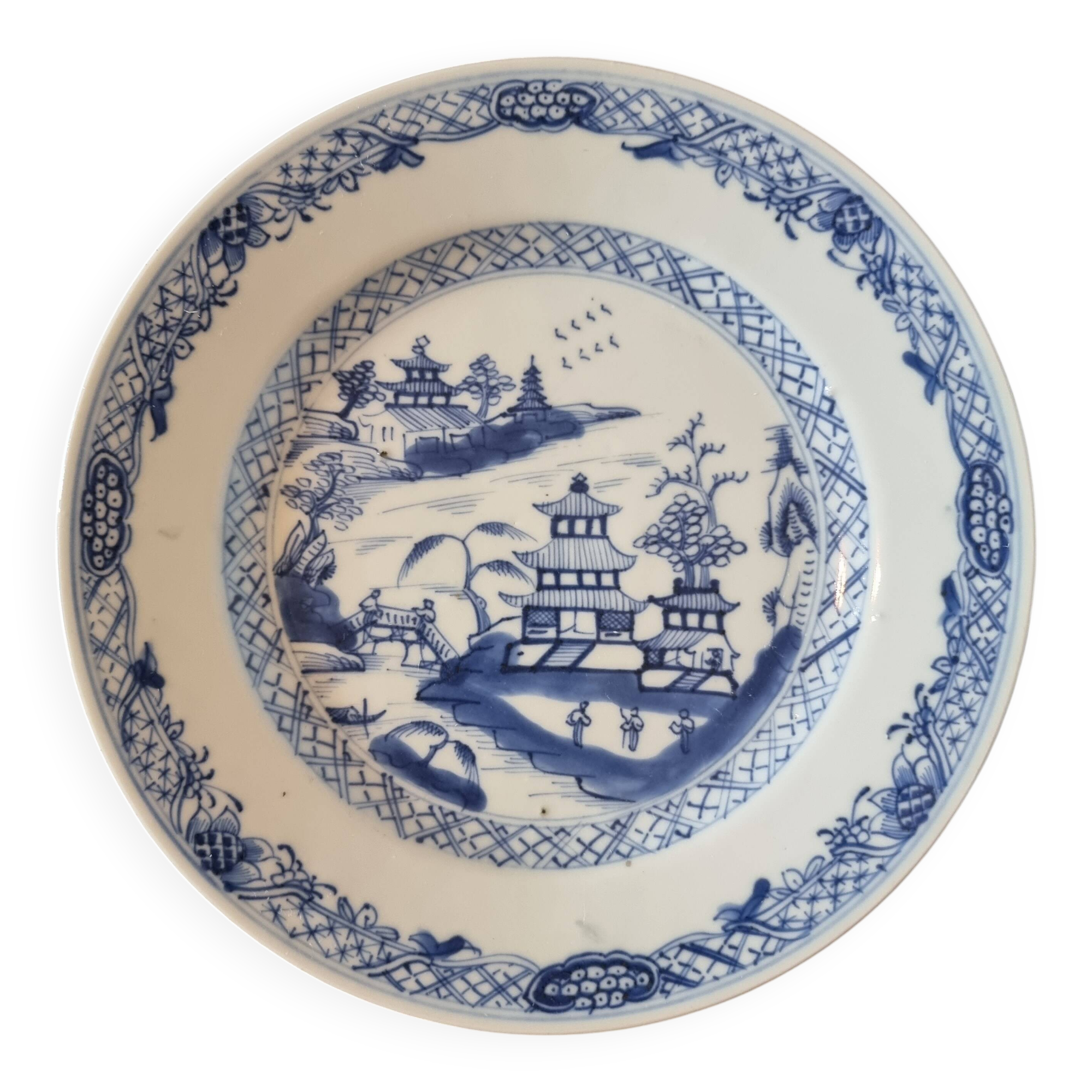 Chinese porcelain plate, Qing dynasty, Qianlong period (1736-1795)