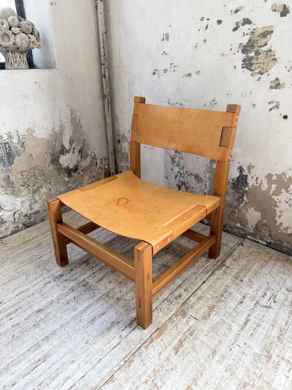 Elm and leather armchair Maison Regain