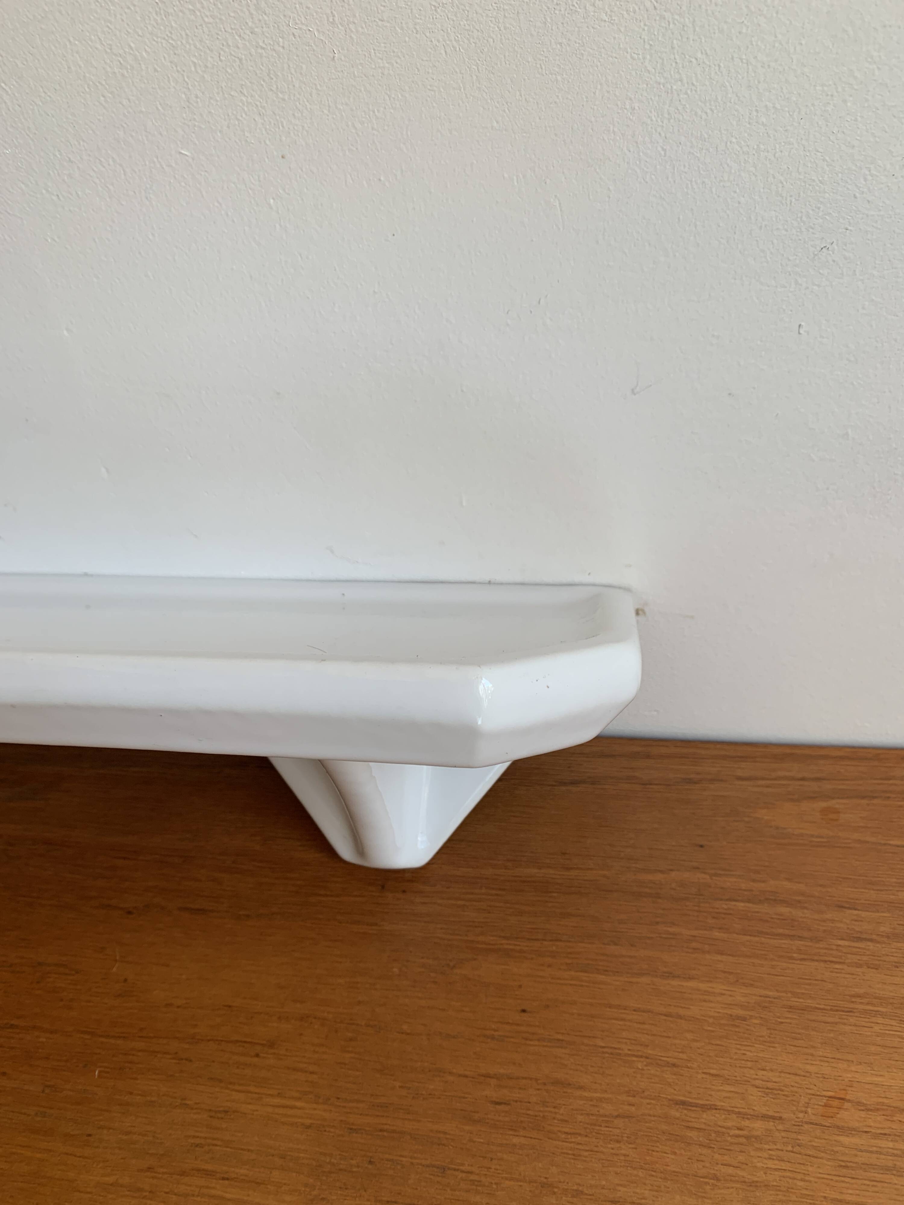 Ceramic shelf shelf