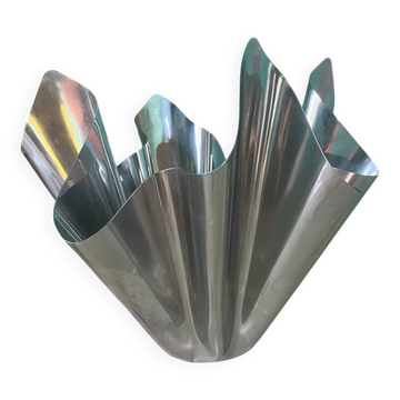 Dutch design tulip vase Martin Brühl The Edge