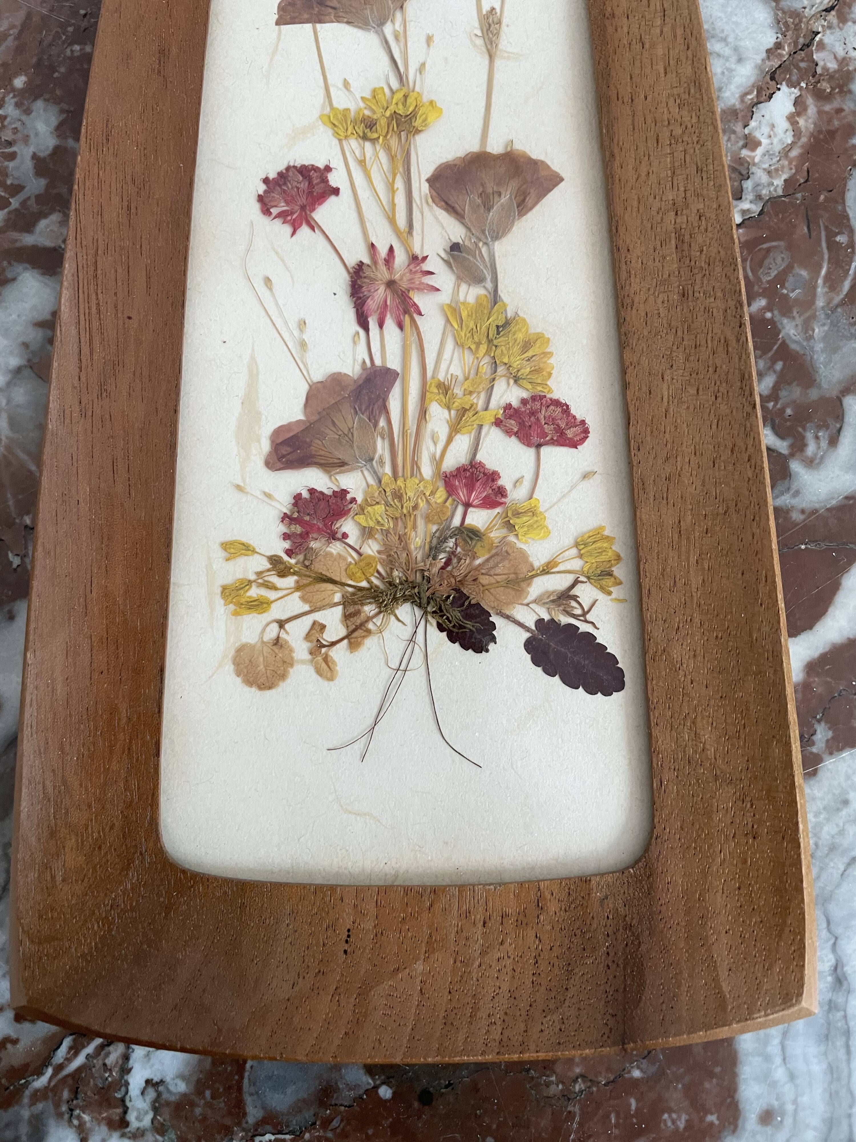 Vintage fleurs séchées cadre bois naturel sculpté main, teinté, reichlin schwitzerland, heimatwerk