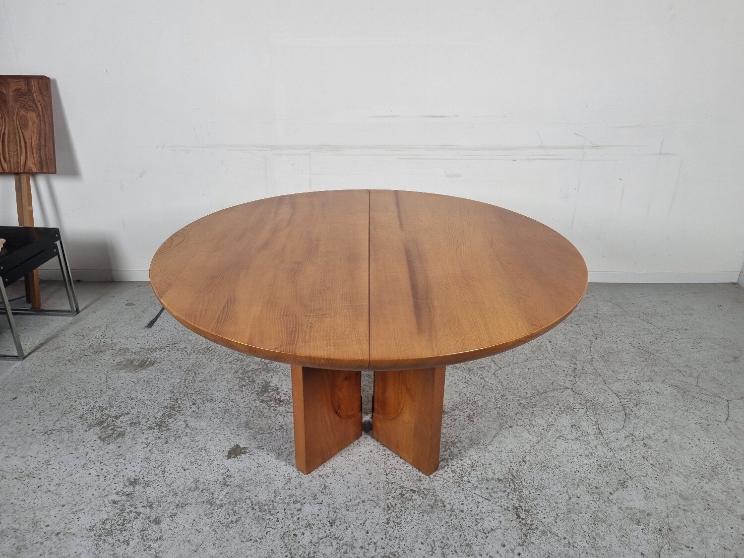 Table à manger en orme de Luigi Gorgoni années 80