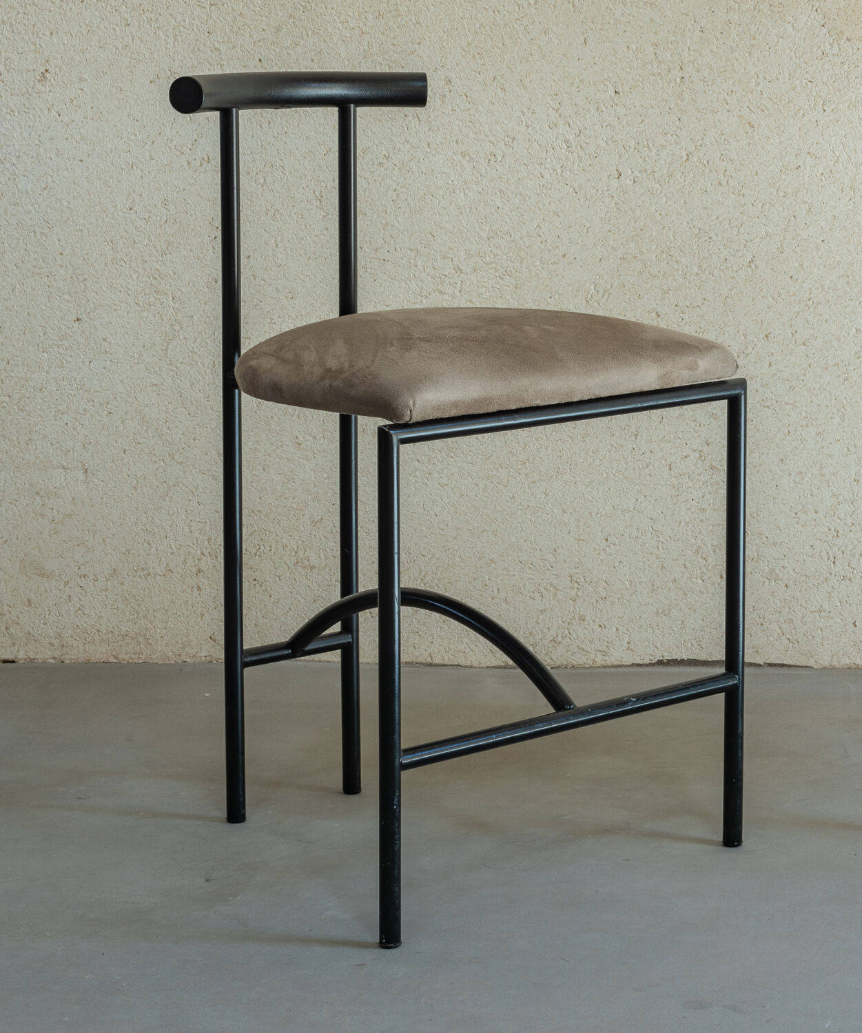 Rodney Kinsman, suite de quatre chaises modèle Tokyo