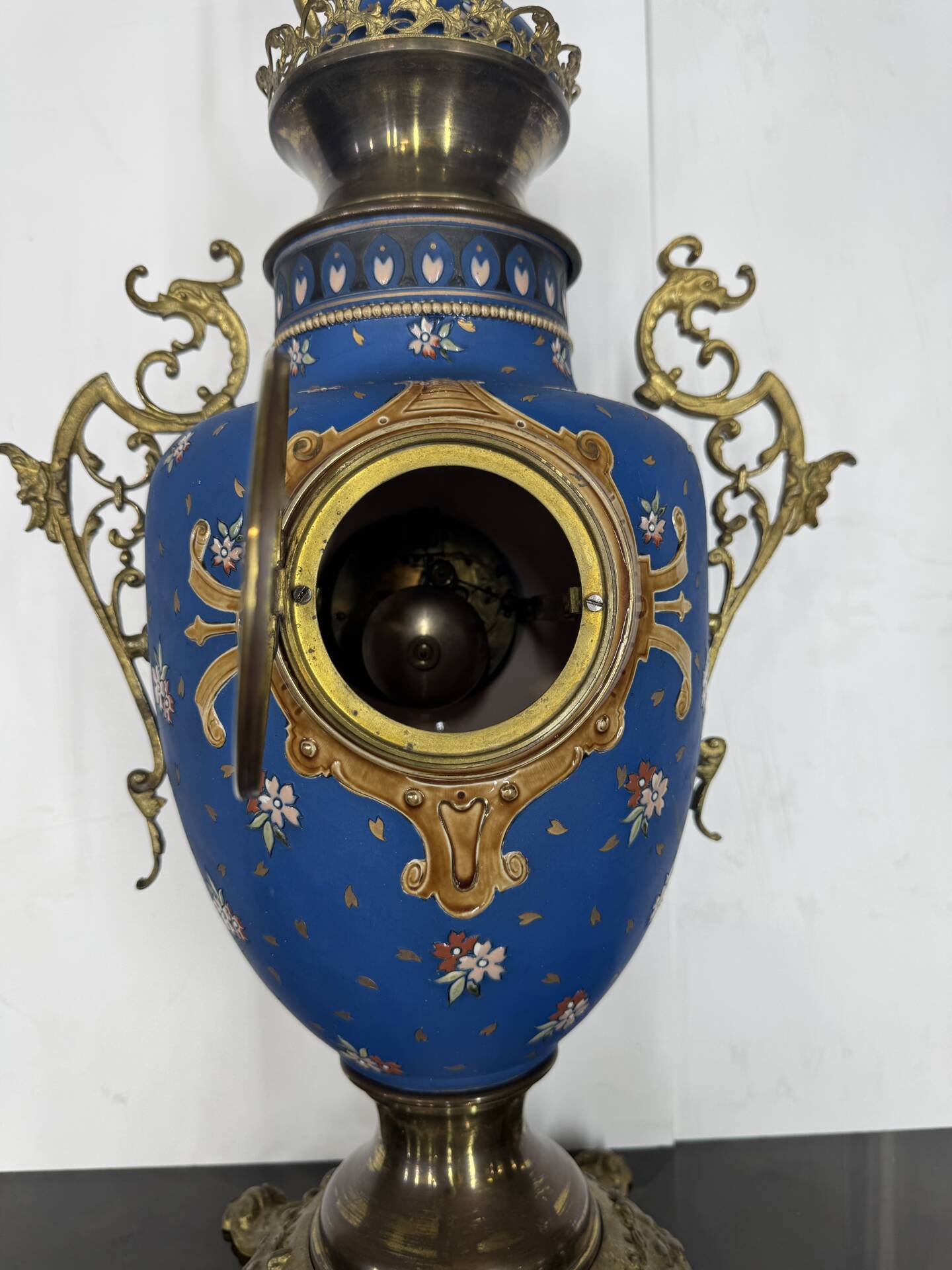 Garniture de cheminée Napoléon III en faïence Villeroy & Boch Mettlach